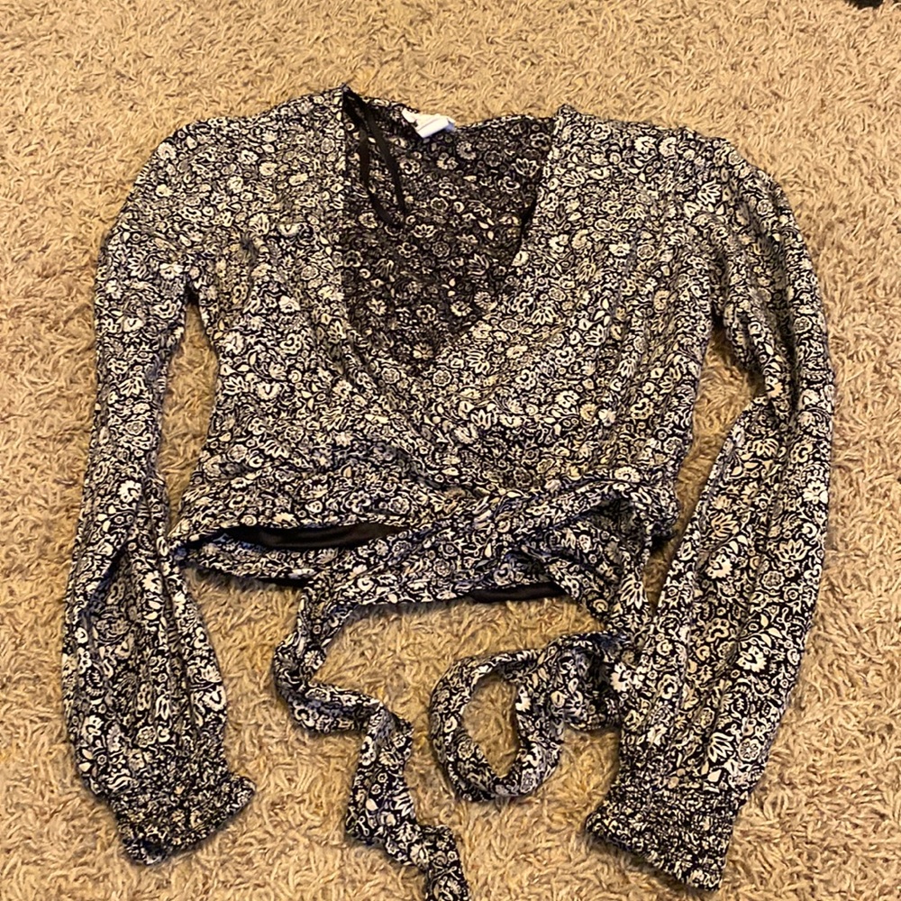 Black long sleeve tie shirt